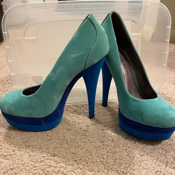 Blue heels - Picture 2 of 3